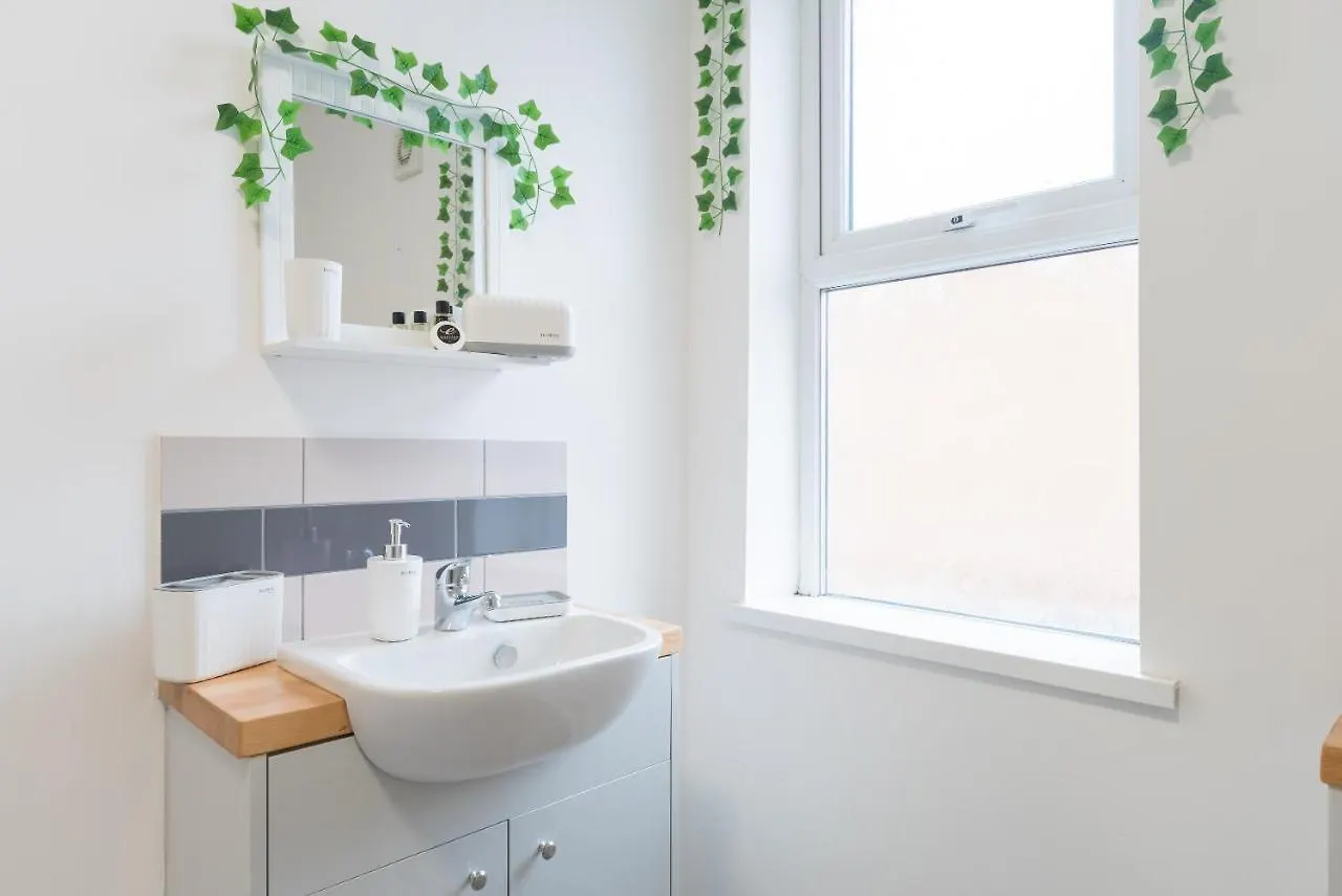 Mercy Way 4 Bedroom-6 Beds-Central Hull-Sleeps 8 Kingston upon Hull Casa de Férias