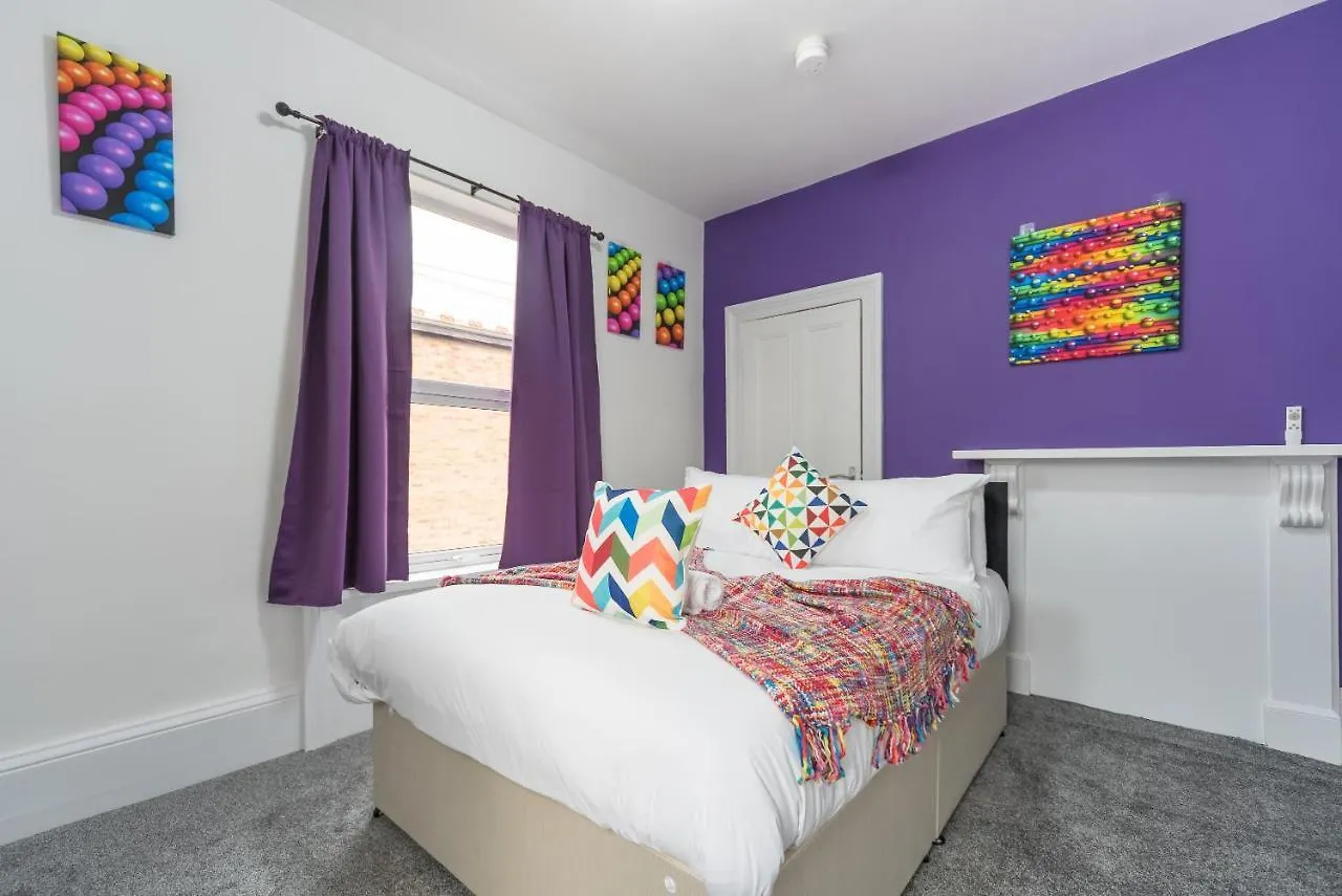 Mercy Way 4 Bedroom-6 Beds-Central Hull-Sleeps 8 Kingston upon Hull Casa de Férias